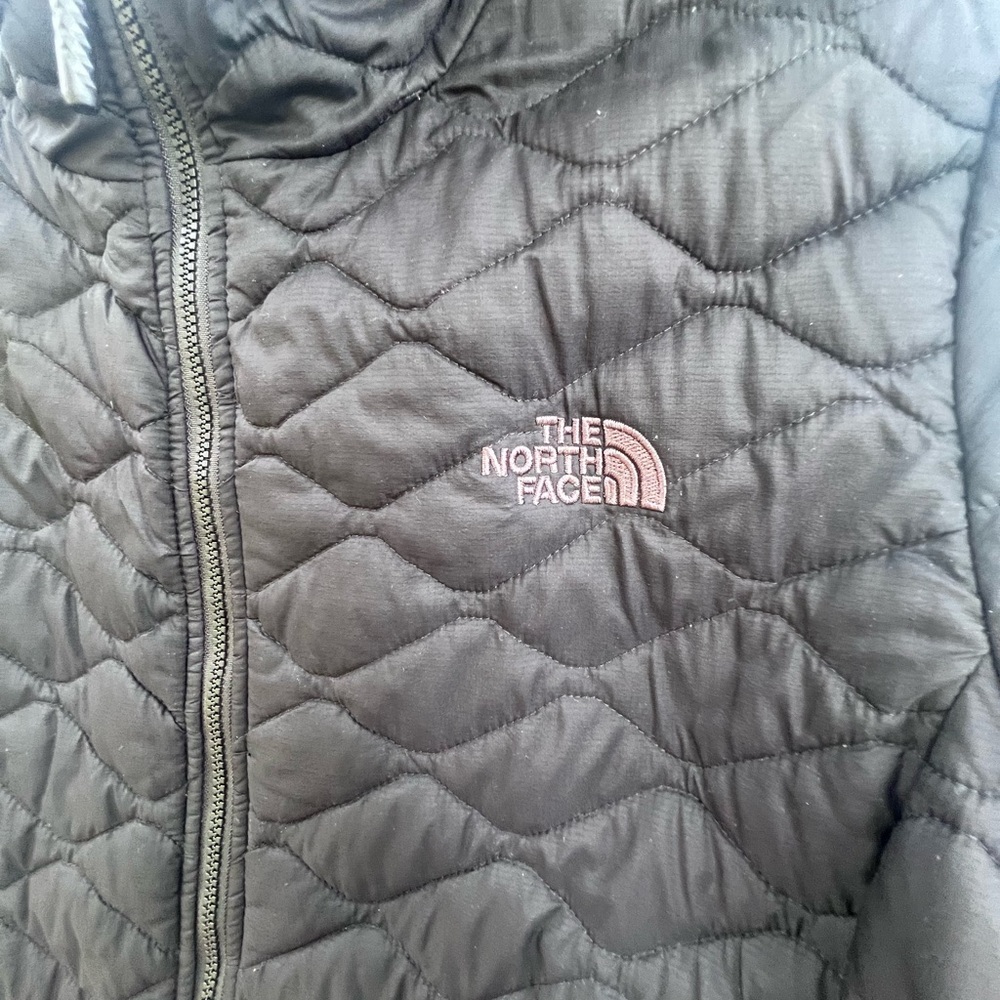 The North Face Thermoball Women's Black Puffer Jacket LG - Picture 2 of 9